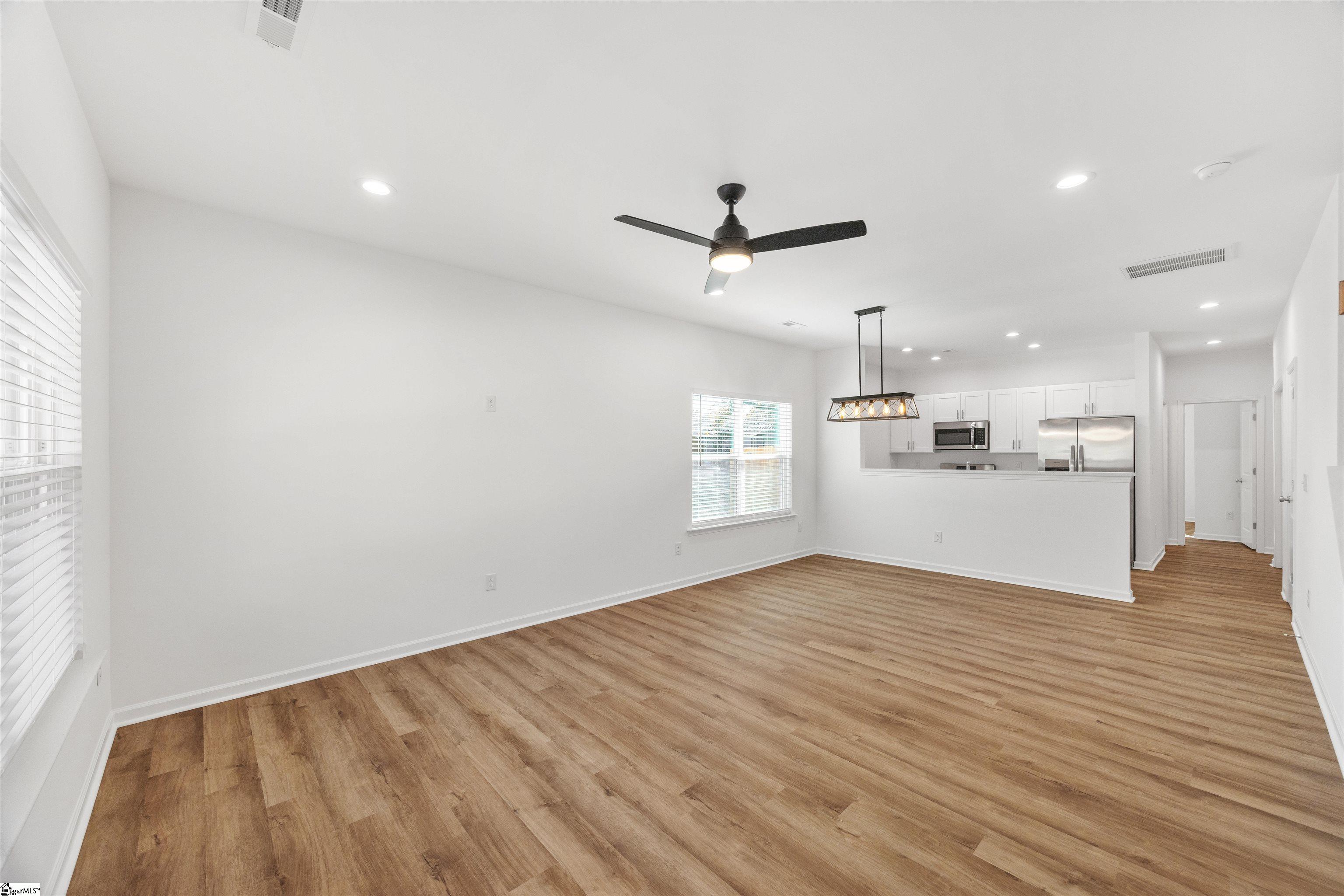 13 B Jamison Street Greenville, SC 29611 - Photo 4 of 38