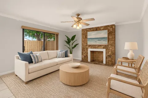 $265,000 | 76 Lake Arbor Drive, Palm Springs, FL 33461