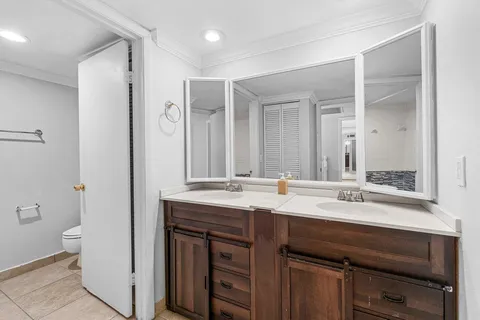 $265,000 | 76 Lake Arbor Drive, Palm Springs, FL 33461