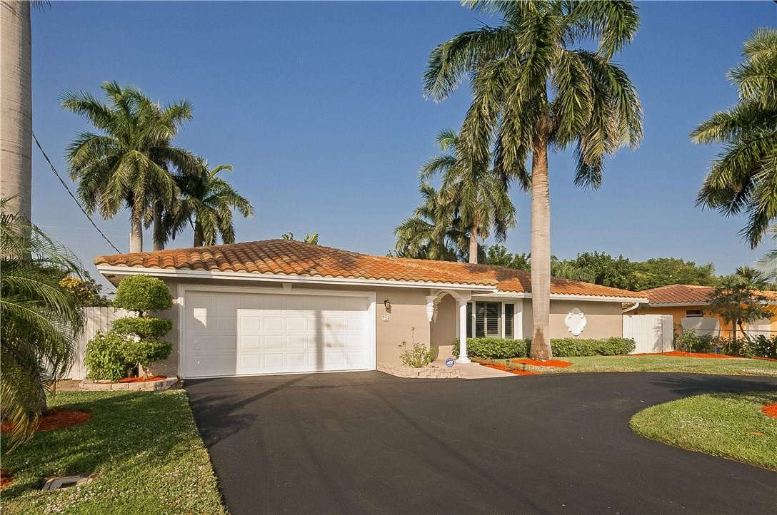 713 Berkley Street Boca Raton, FL 33487 - Photo 1 of 35 Photo 1