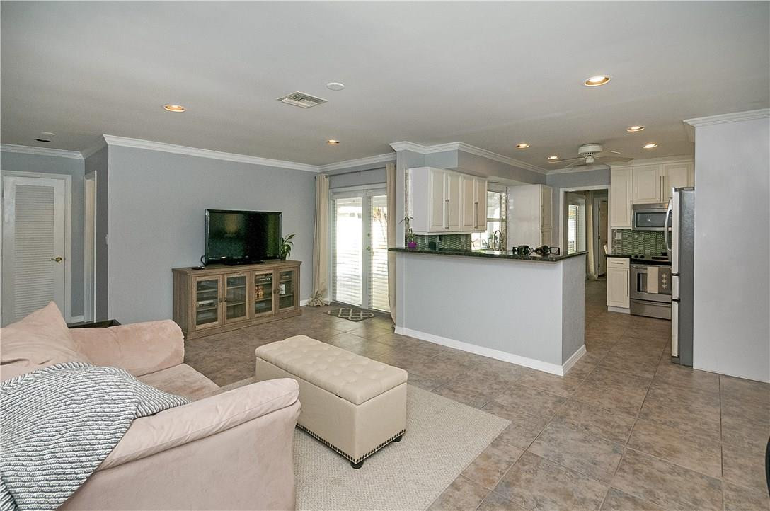 713 Berkley Street Boca Raton, FL 33487 - Photo 11 of 35 Photo 11