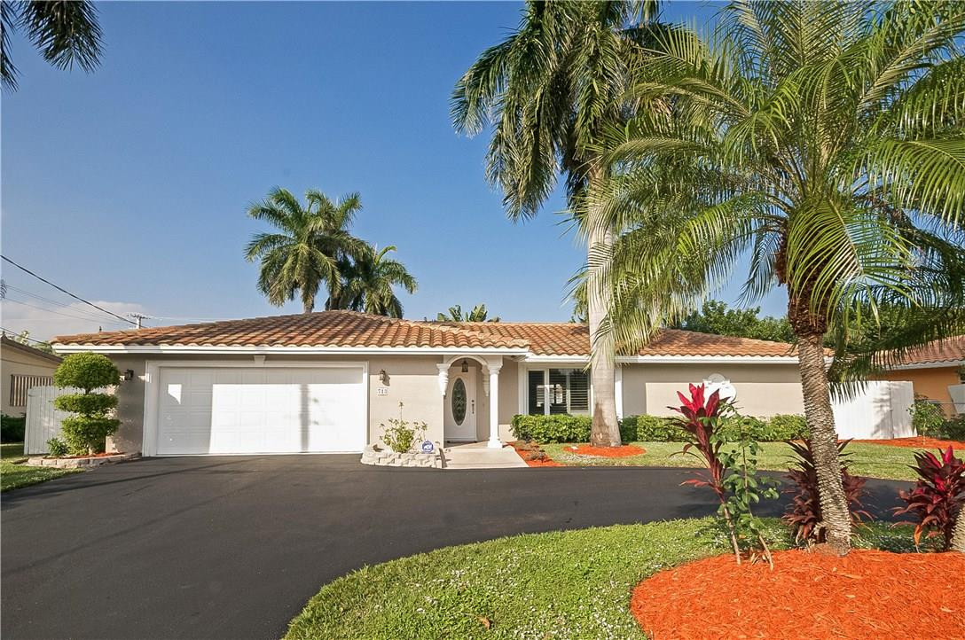 713 Berkley Street Boca Raton, FL 33487 - Photo 2 of 35 Photo 2