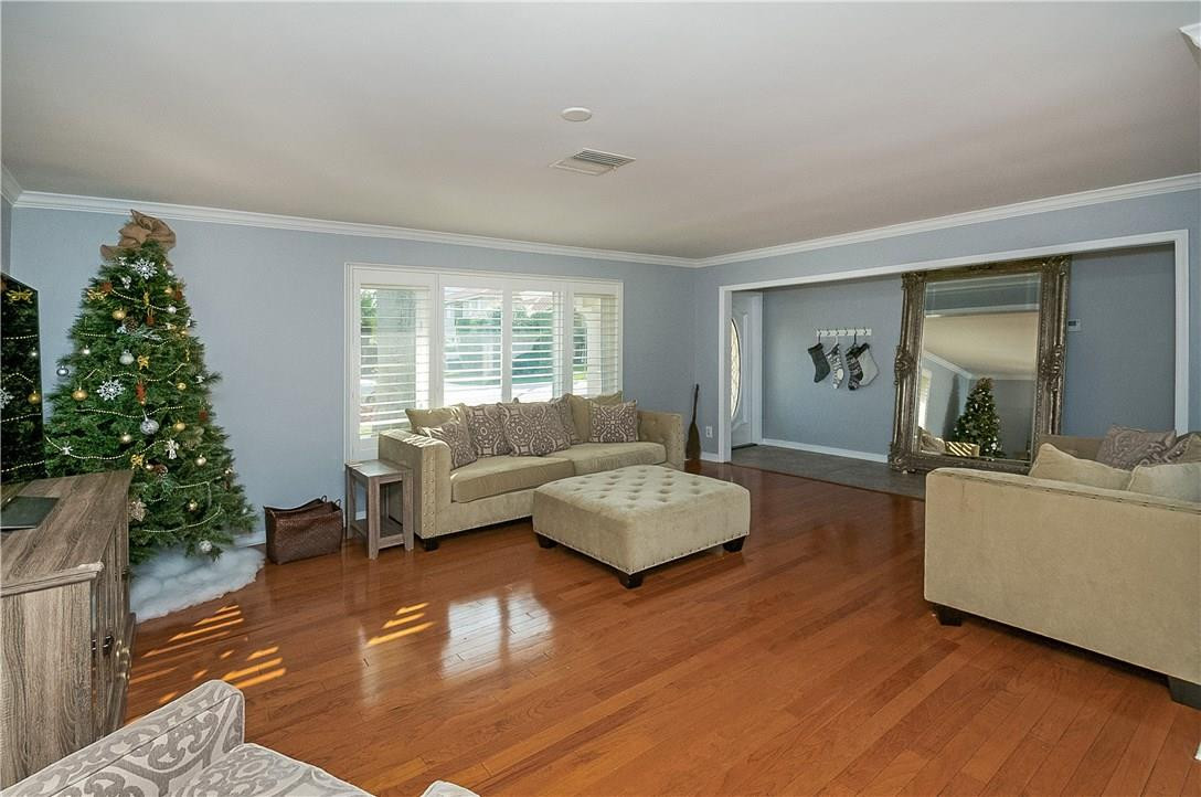 713 Berkley Street Boca Raton, FL 33487 - Photo 7 of 35 Photo 7