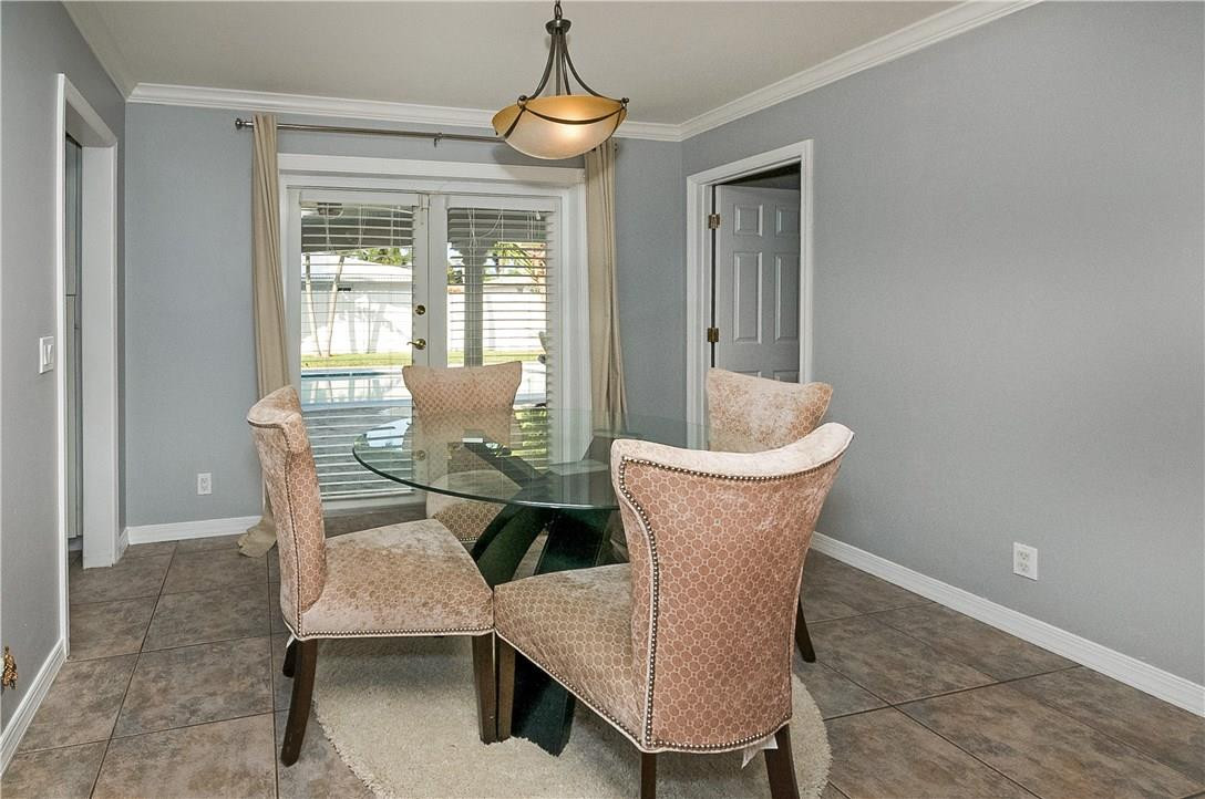 713 Berkley Street Boca Raton, FL 33487 - Photo 9 of 35 Photo 9