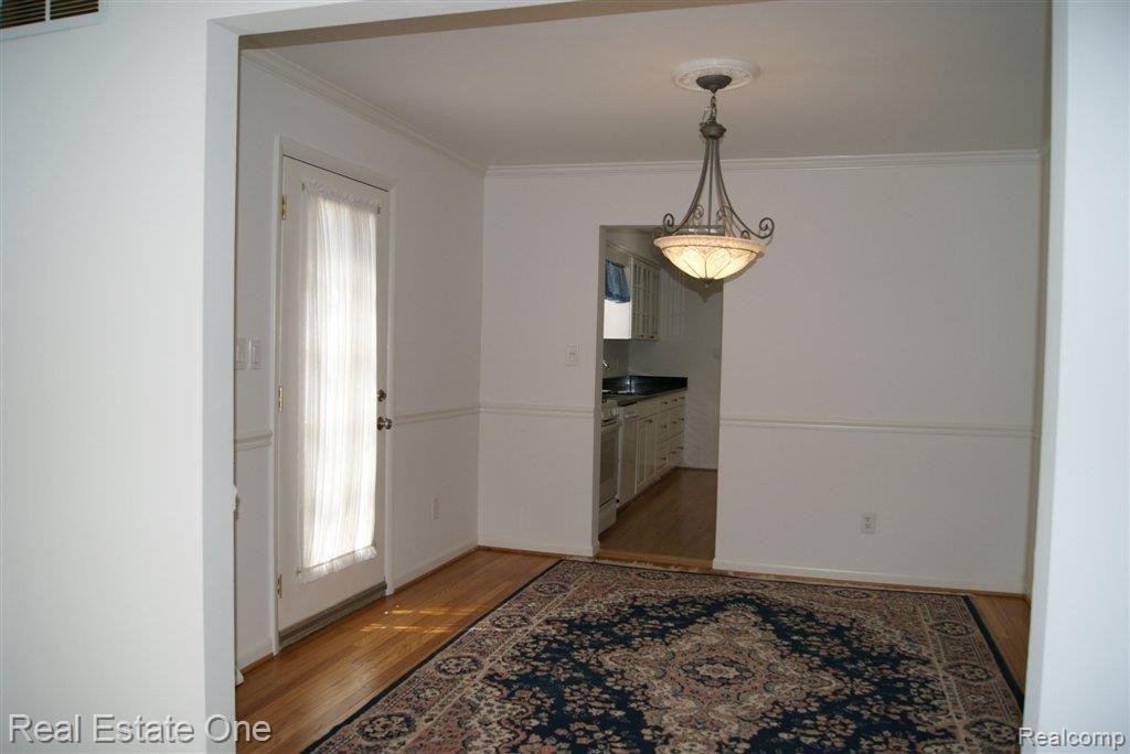 32331 Baintree Road Farmington, MI 48334 - Photo 4 of 25 Dining Room