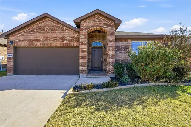 $2,300 | 4409 Chicory Court, Denton, TX 76210