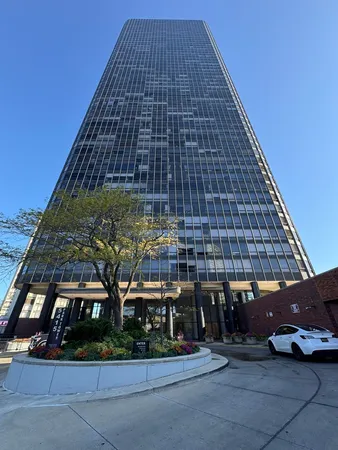 $249,900 | 5415 North Sheridan Road, Unit 2904, Chicago, IL 60640