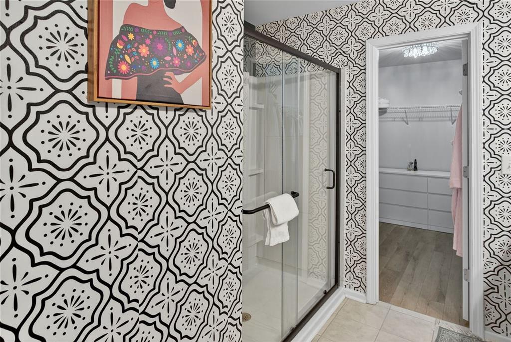 3333 Cascade Parc Boulevard Southwest Atlanta, GA 30311 - Photo 11 of 21 a bathroom with a shower and a sink