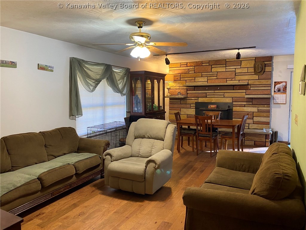 512 Adkins Branch Road St. Albans, WV 25177 - Photo 2 of 16 Gallery Image 2