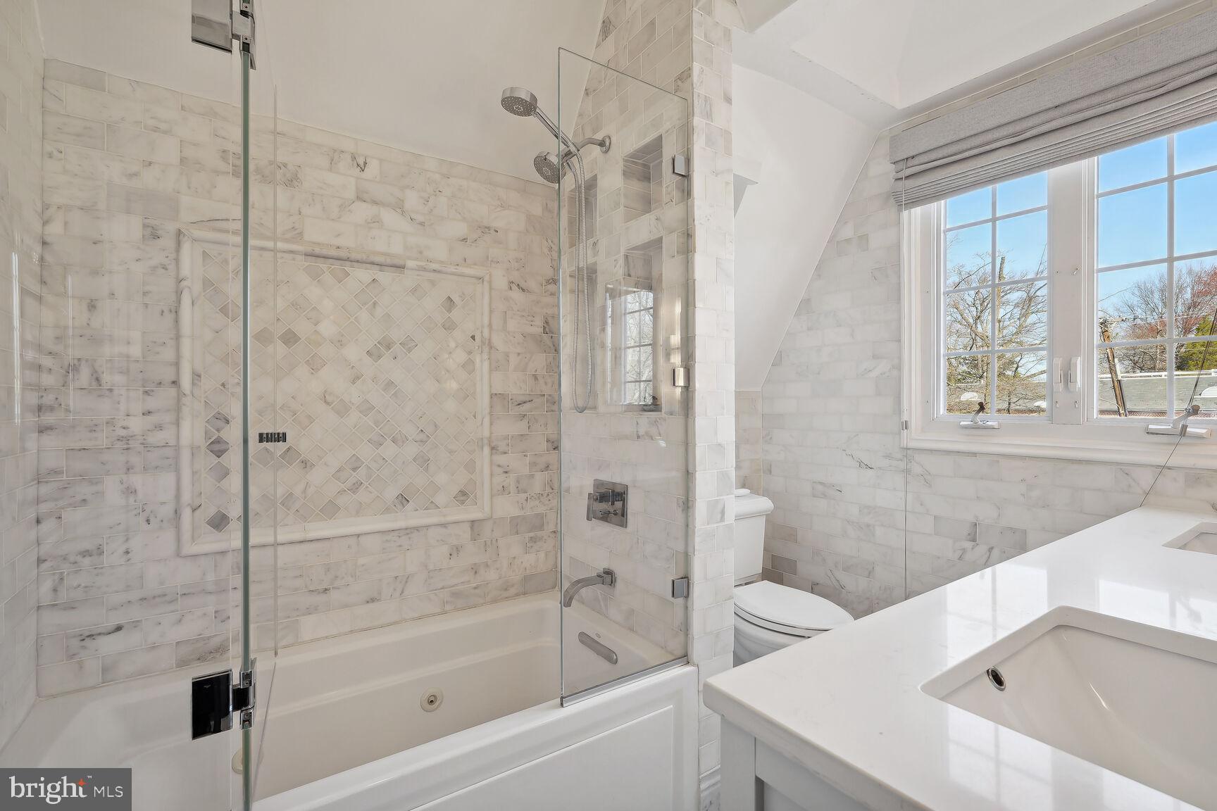 2706 Military Road Northwest Washington, DC 20015 - Photo 17 of 33 Primary Bath with Jetted Tub