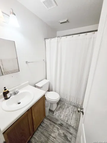 $2,100 | 6606 Highland Grass, Converse, TX 78109