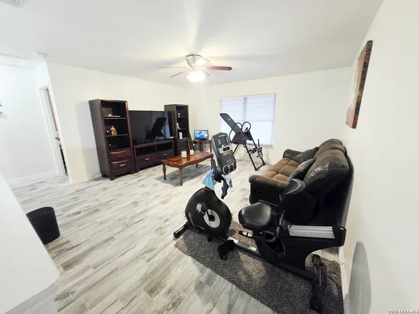 $1,800 | 6606 Highland Grass, Converse, TX 78109