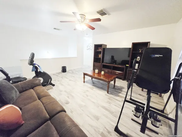 $1,800 | 6606 Highland Grass, Converse, TX 78109