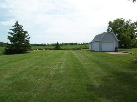 3318 East Wilson Road Clio, MI 48420 - Photo 26 of 30 20444144-25.JPG
