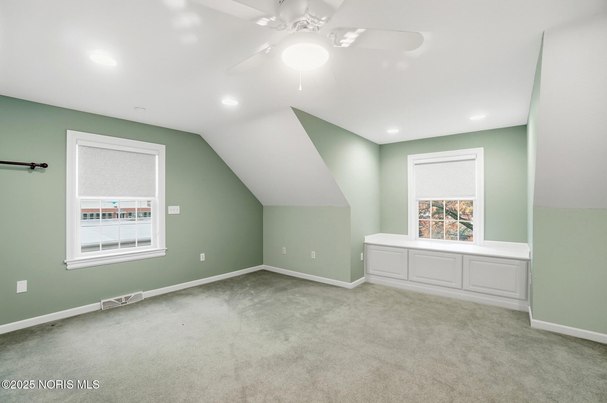 5053 Bennett Road Toledo, OH 43612 - Photo 37 of 59 039