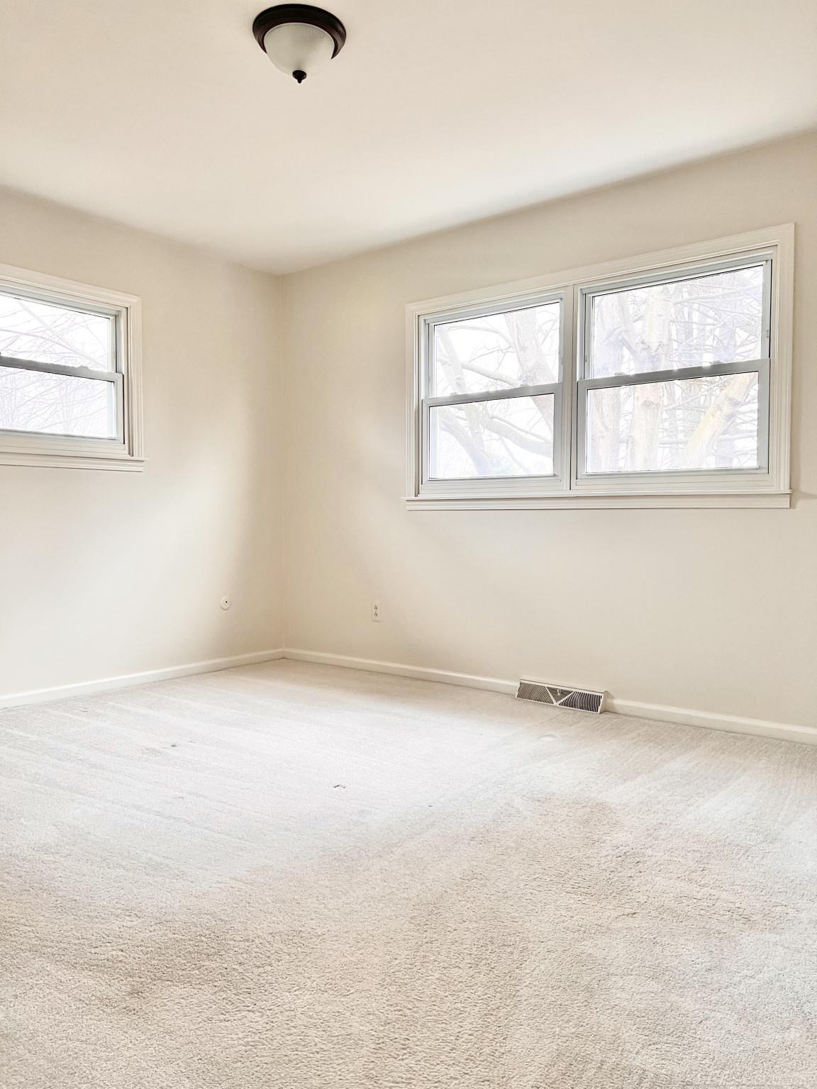 13210 Grafton Road Carleton, MI 48117 - Photo 11 of 22 50104091-10.JPG
