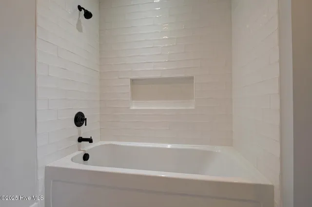 $699,900 | 603 Martin House Loop, Holly Ridge, NC 28445