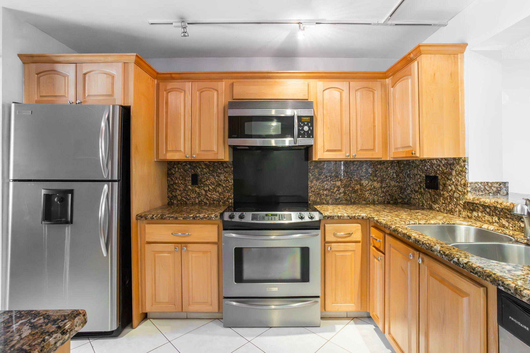 2900 Southwest 22nd Circle, Unit 221F Delray Beach, FL 33445 - Photo 6 of 25 15-web-or-mls-0E2A6112