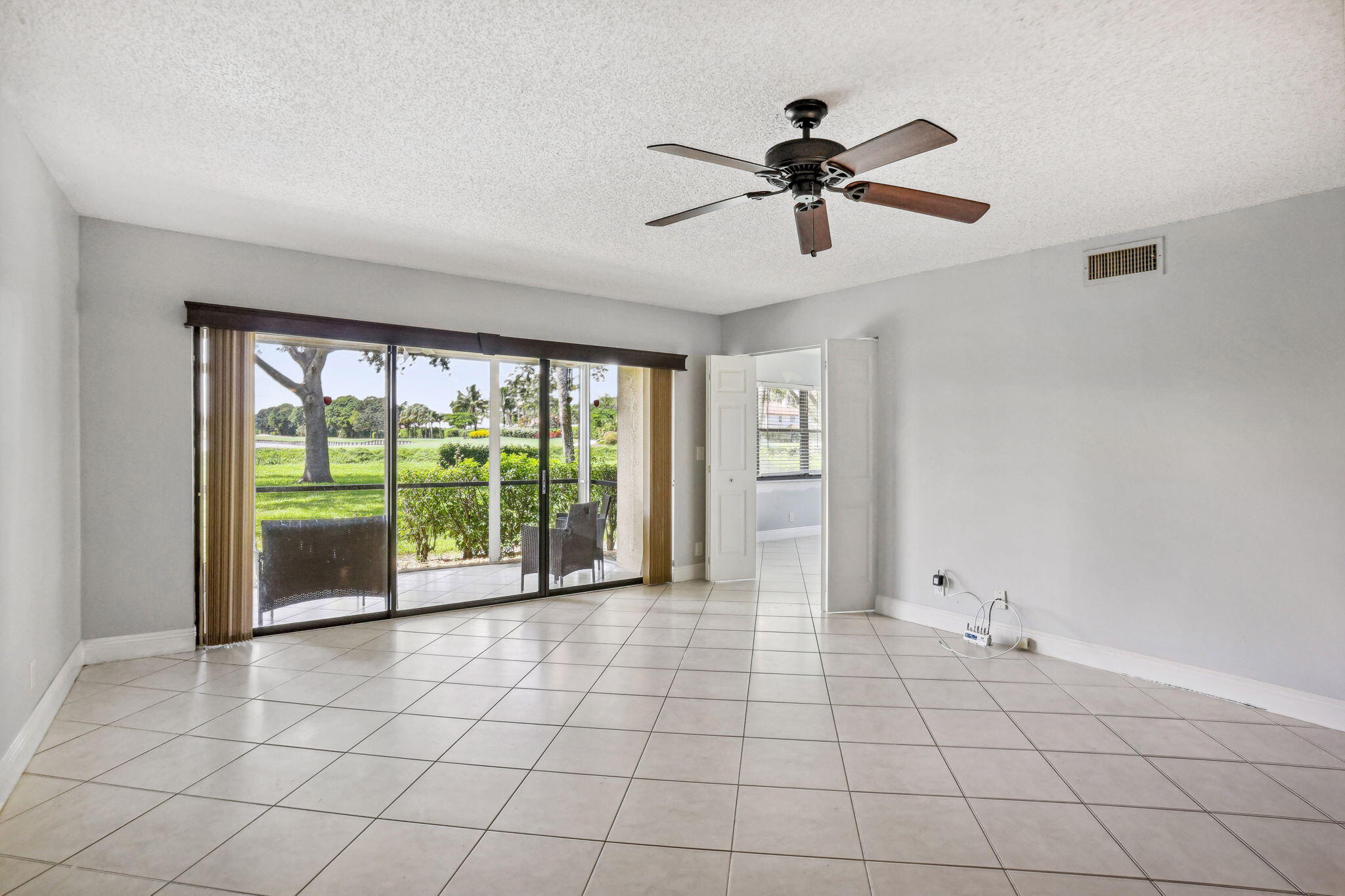 2900 Southwest 22nd Circle, Unit 221F Delray Beach, FL 33445 - Photo 9 of 25 Living Room