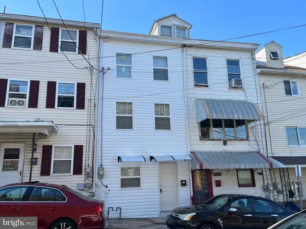 $1,200 | 210 Harrison Street, Pottsville, PA 17901
