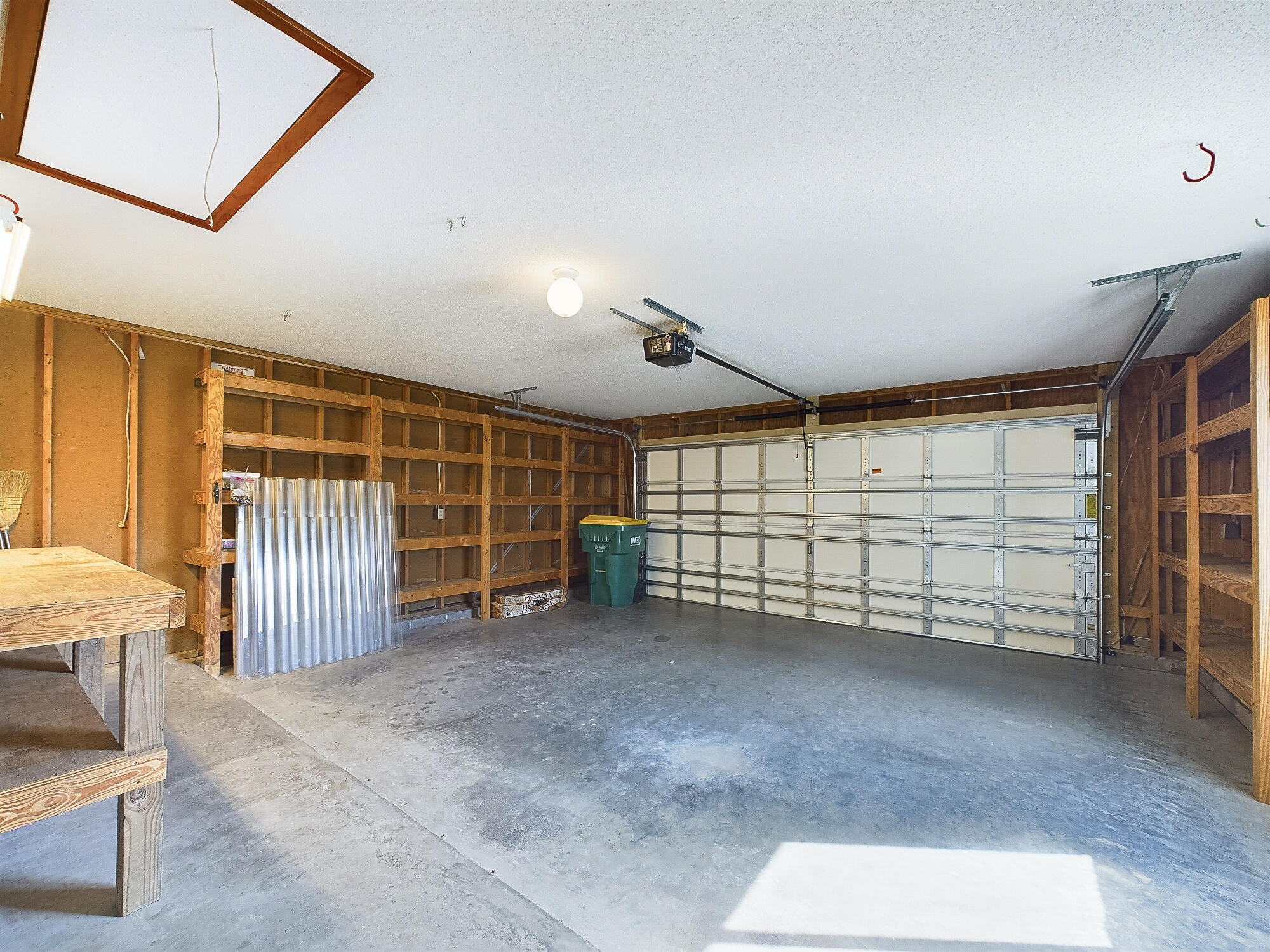 447 Springwood Way Niceville, FL 32578 - Photo 29 of 35 Garage