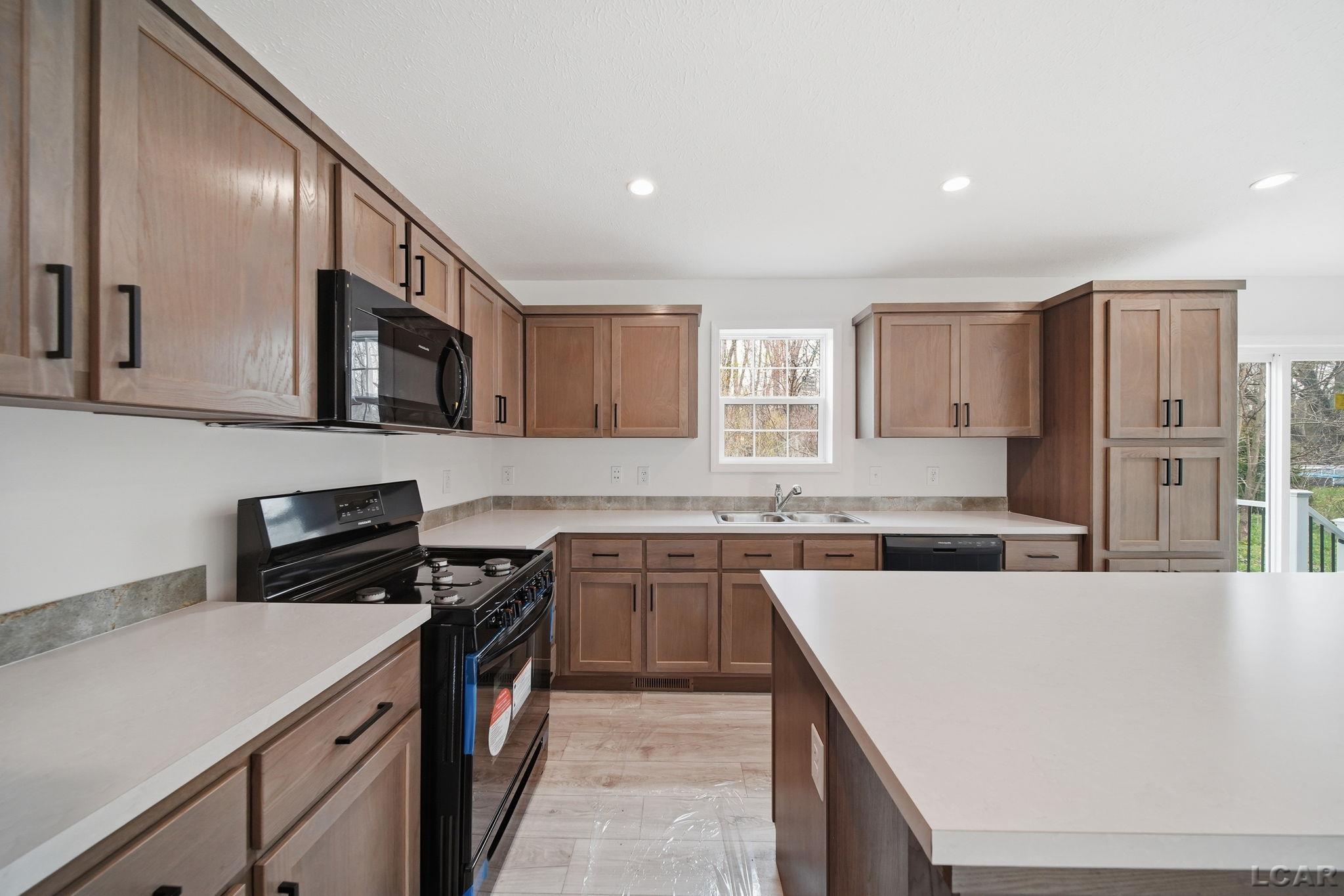 4762 Hooks Mill Road Adrian, MI 49221 - Photo 8 of 44