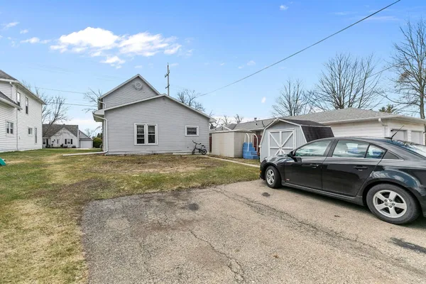 $179,900 | 428 West 10th Street, Kaukauna, WI 54130
