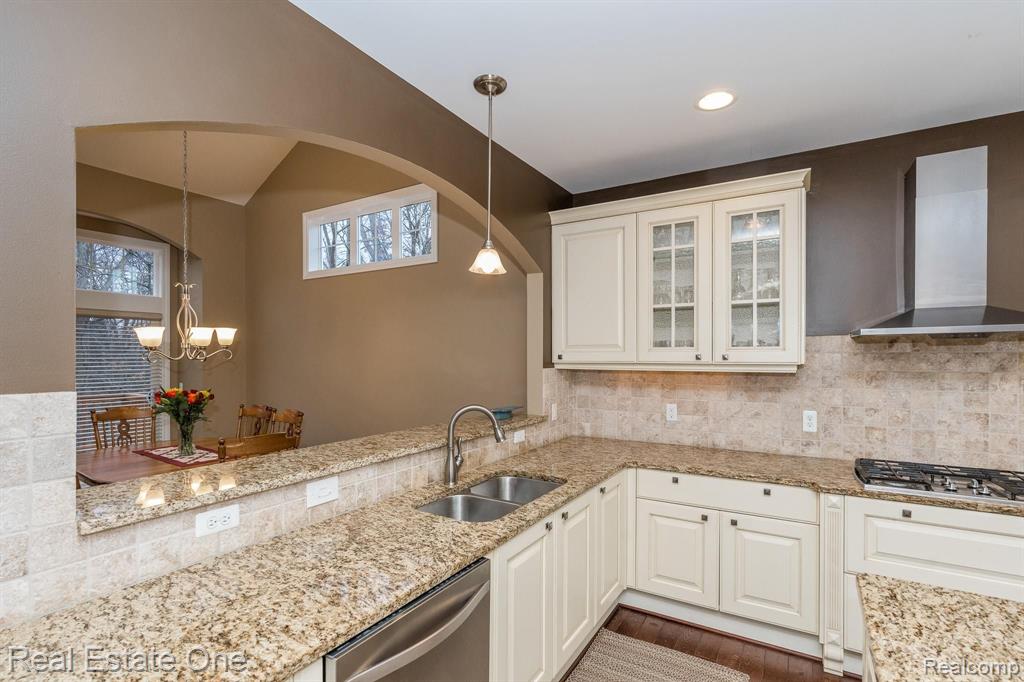 545 Andover Court, Unit 37 Rochester Hills, MI 48306 - Photo 12 of 37