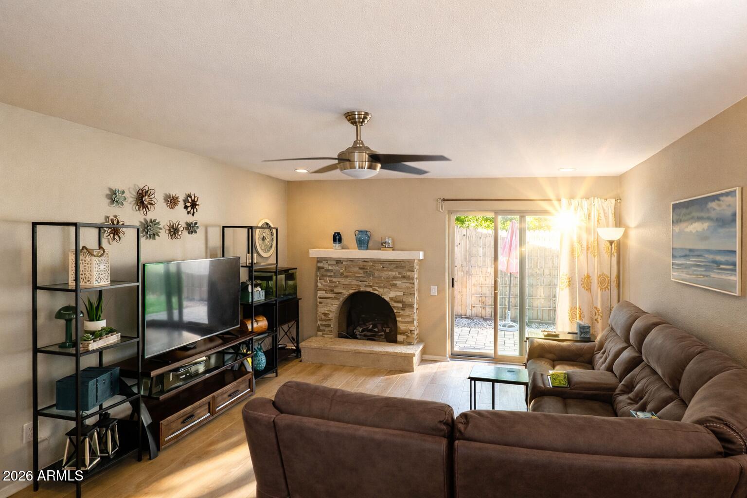 1508 East Weathervane Lane Tempe, AZ 85283 - Photo 3 of 18 7559D125-7E28-4A8D-AFA6-3E59608B0037