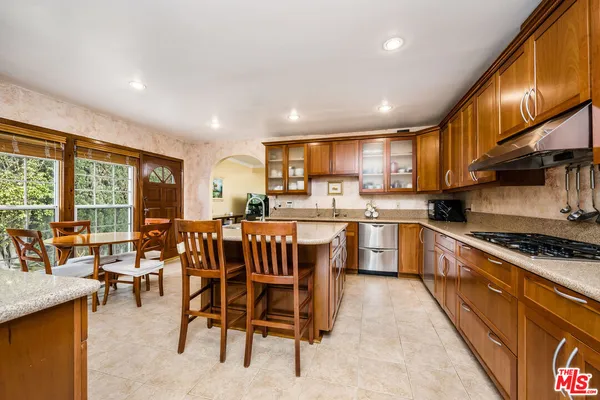$2,995,000 | 257 South Van Ness Avenue, Los Angeles, CA 90004