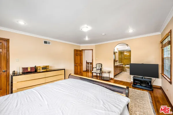 $2,995,000 | 257 South Van Ness Avenue, Los Angeles, CA 90004