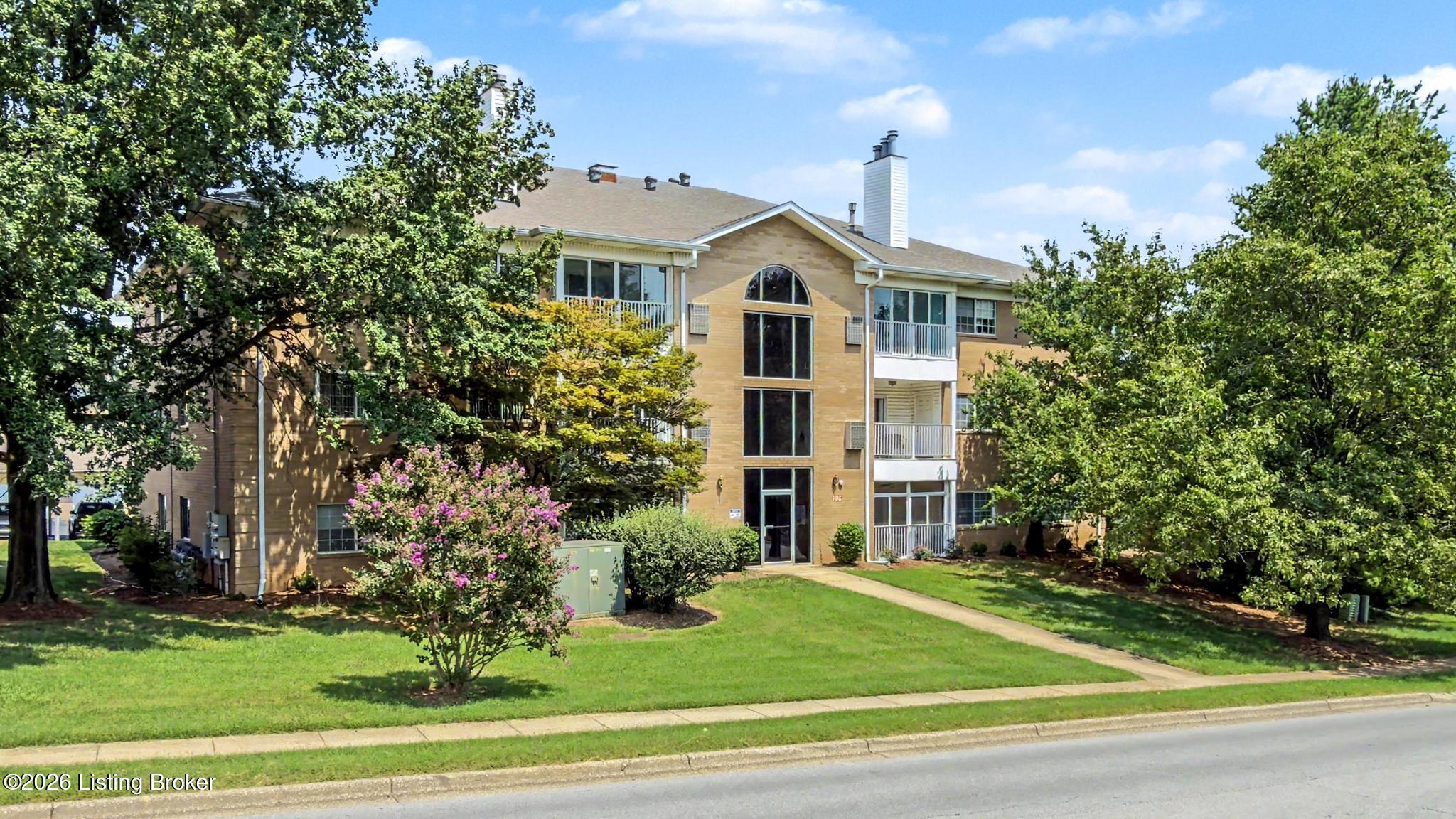 8508 Atrium Drive, Unit 1101 Louisville, KY 40220 - Photo 2 of 27 8508 Atrium Drive #1101-2