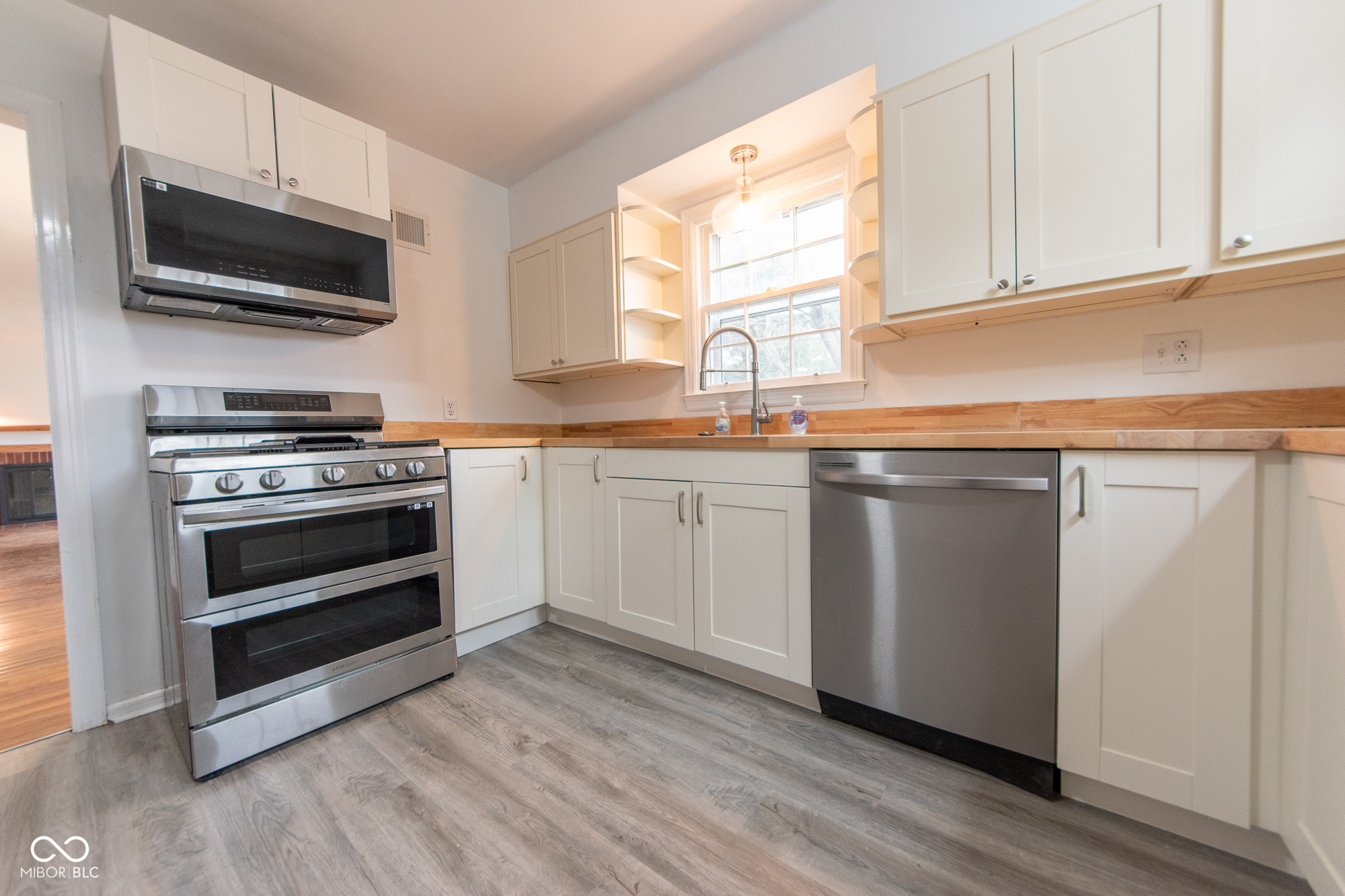 2429 Washington Street Columbus, IN 47201 - Photo 11 of 27