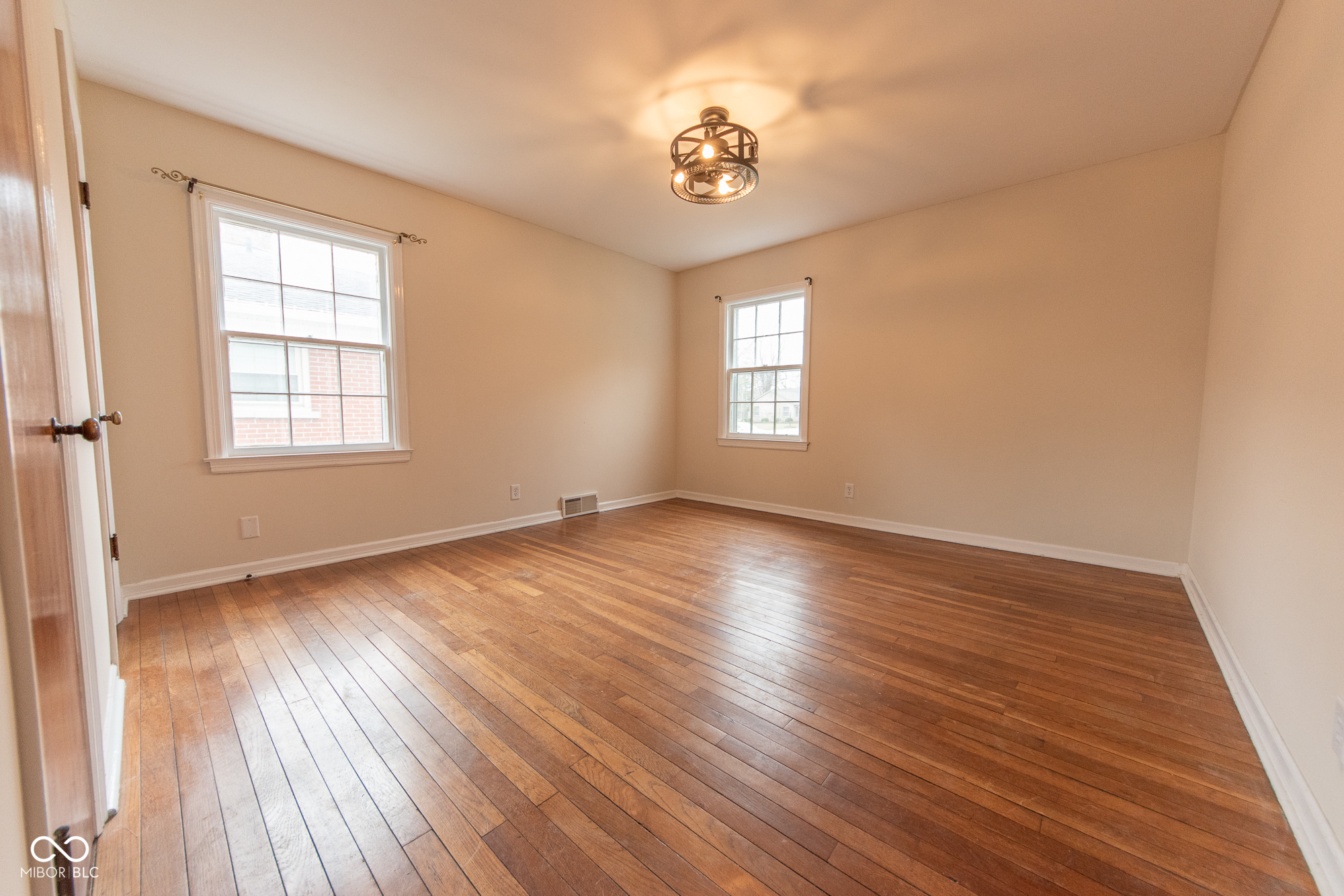 2429 Washington Street Columbus, IN 47201 - Photo 12 of 27