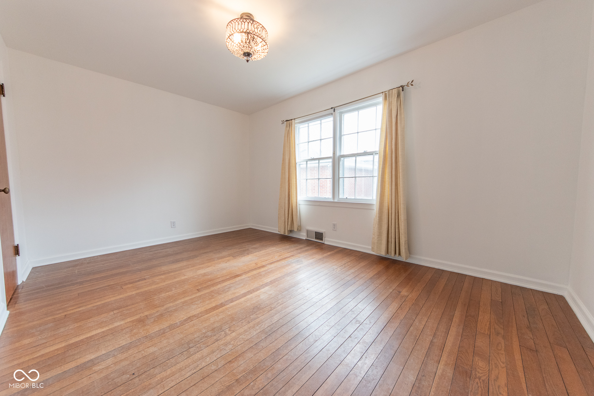 2429 Washington Street Columbus, IN 47201 - Photo 14 of 27