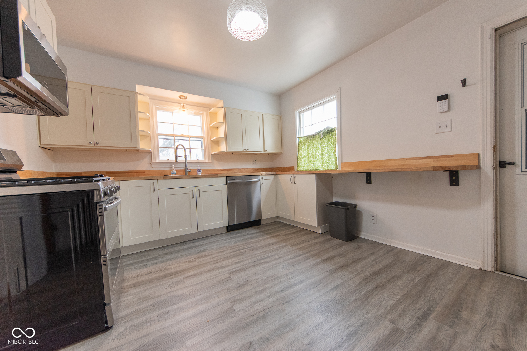 2429 Washington Street Columbus, IN 47201 - Photo 10 of 27