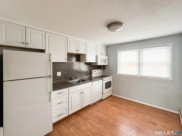 $1,495 | 53 Hiltbrand Road, Unit 310, Bristol, CT 06010
