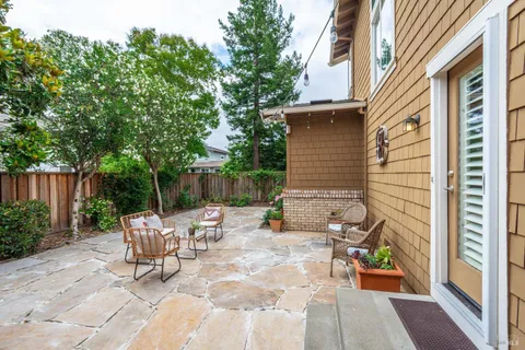 $1,888,000 | 920 2nd Street East, Sonoma, CA 95476