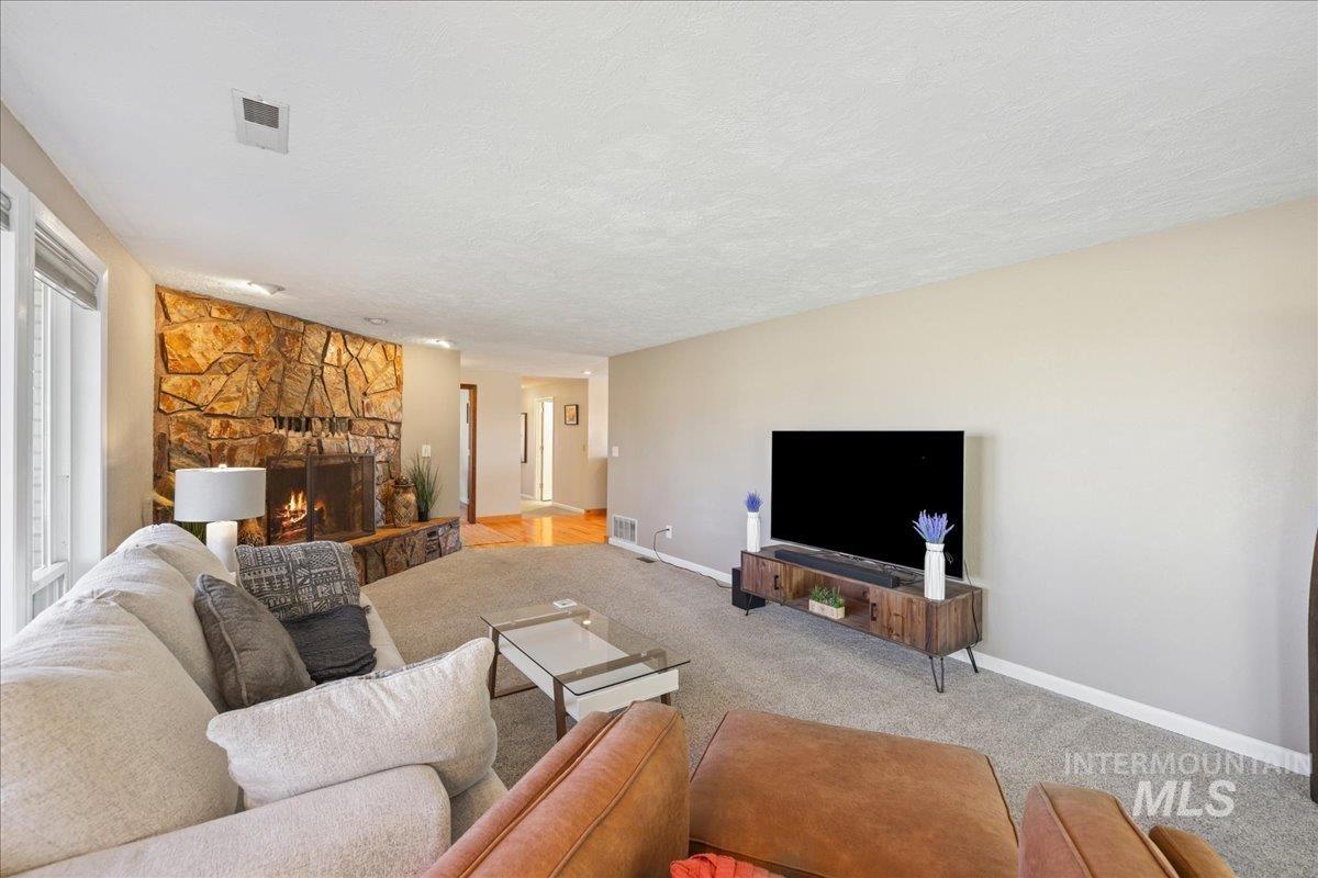 2303 North Locust Grove Road Kuna, ID 83634 - Photo 4 of 32