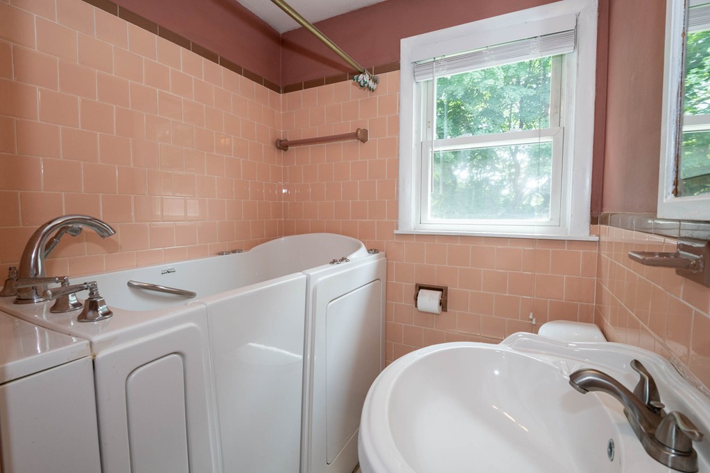 19 Myles Road Peabody, MA 01960 - Photo 18 of 30 Gallery Image 18