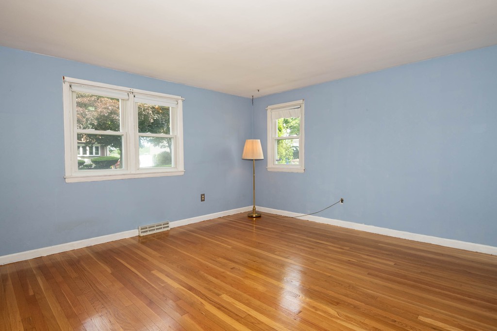 19 Myles Road Peabody, MA 01960 - Photo 10 of 30 Gallery Image 10