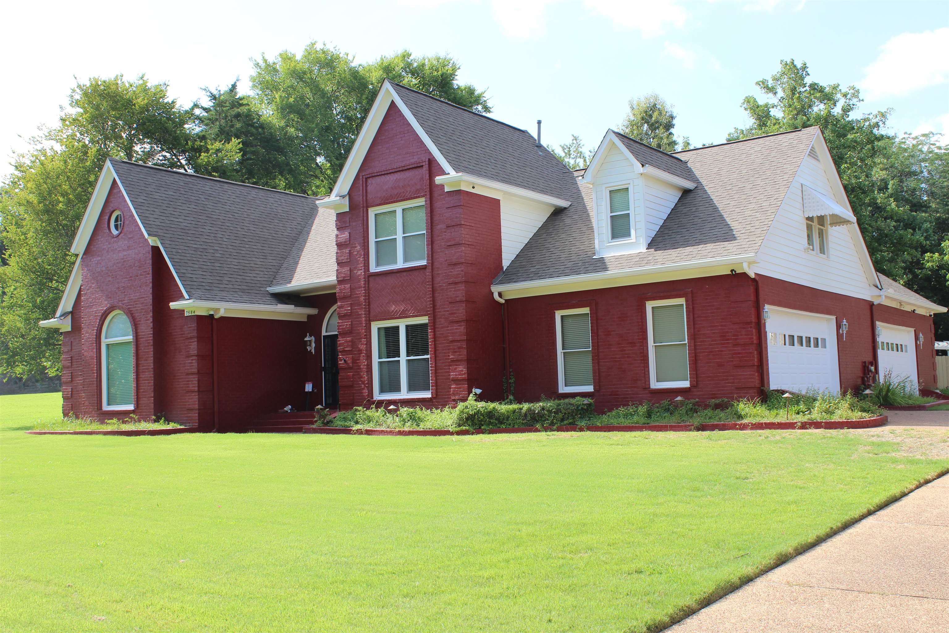 7584 Foster Ridge Road Germantown, TN 38138 - Photo 2 of 17