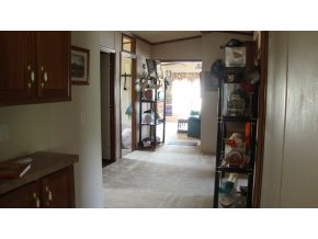 163 Draft Road Butler, TN 37640 - Photo 7 of 12 Spacious hallway wbuiltins