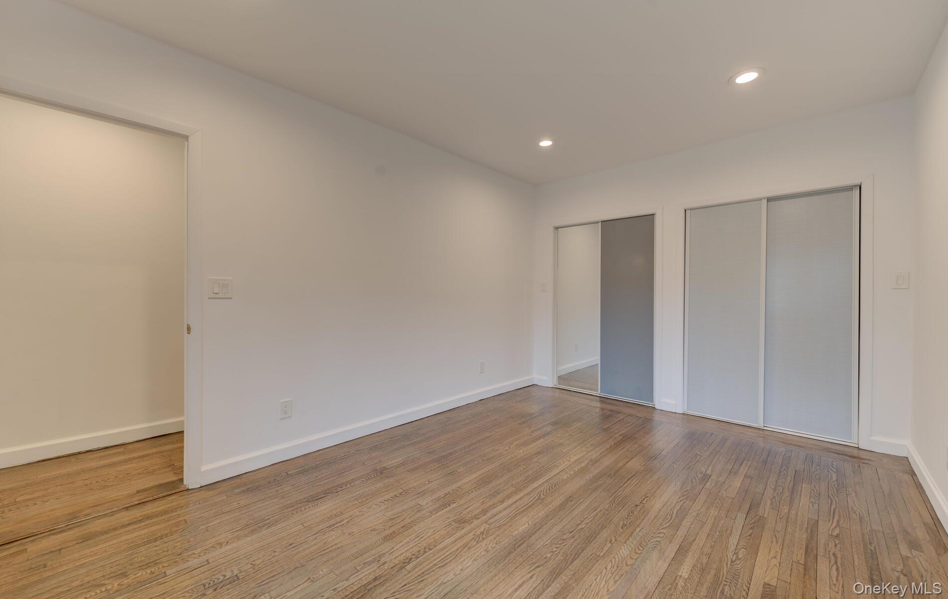 215 Middle Neck Road, Unit 22B Great Neck, NY 11021 - Photo 14 of 17 Gallery Image 14
