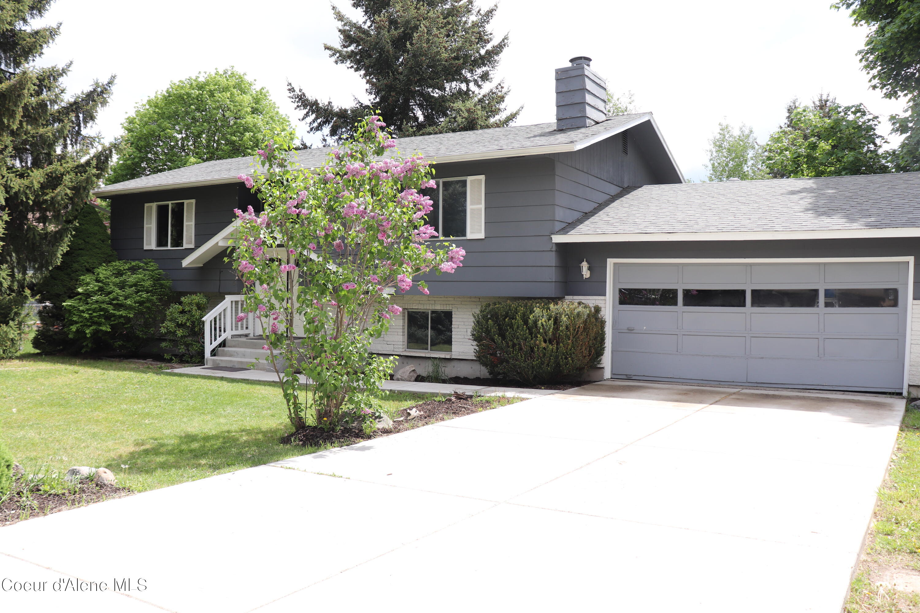 2210 West Rudolph Ct  