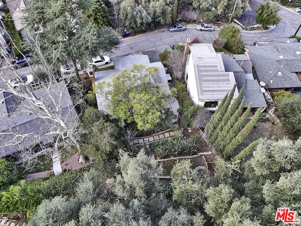 916 Highline Road Glendale, CA 91205 - Photo 9 of 57