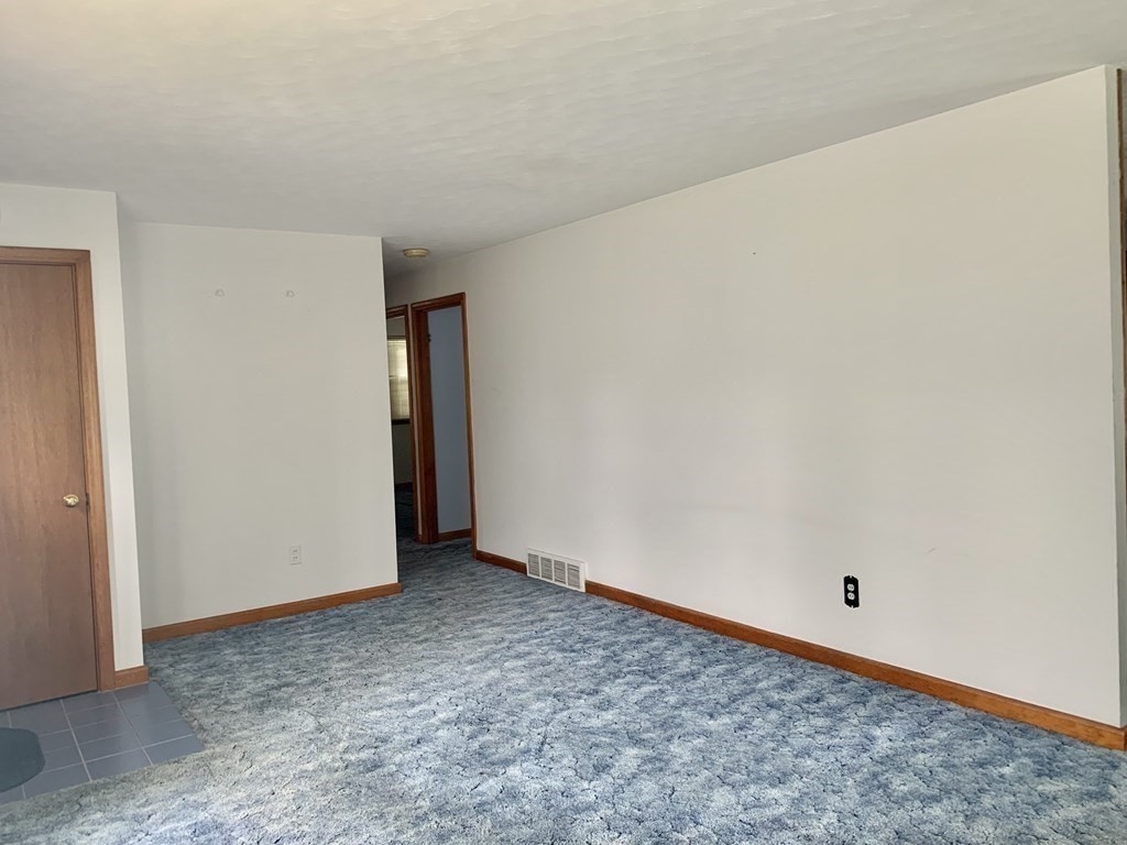 15 Foley Road Rockland, MA 02370 - Photo 4 of 25