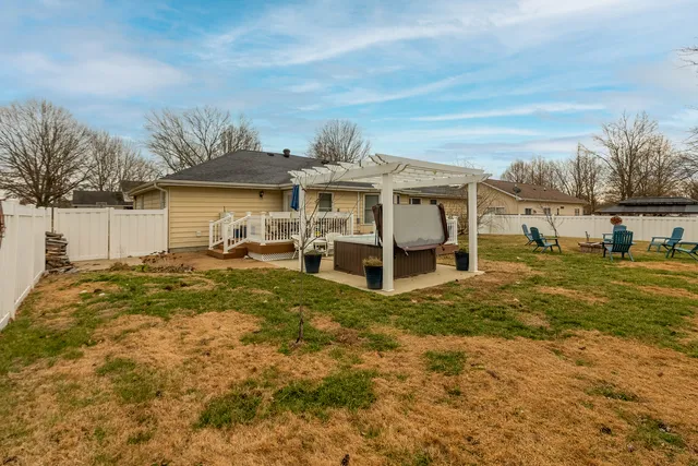 $294,999 | 1402 Matthew Lane, Marion, IL 62959