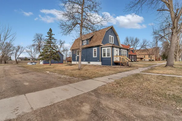 $235,000 | 201 Dakota Avenue Northeast, Pennock, MN 56279