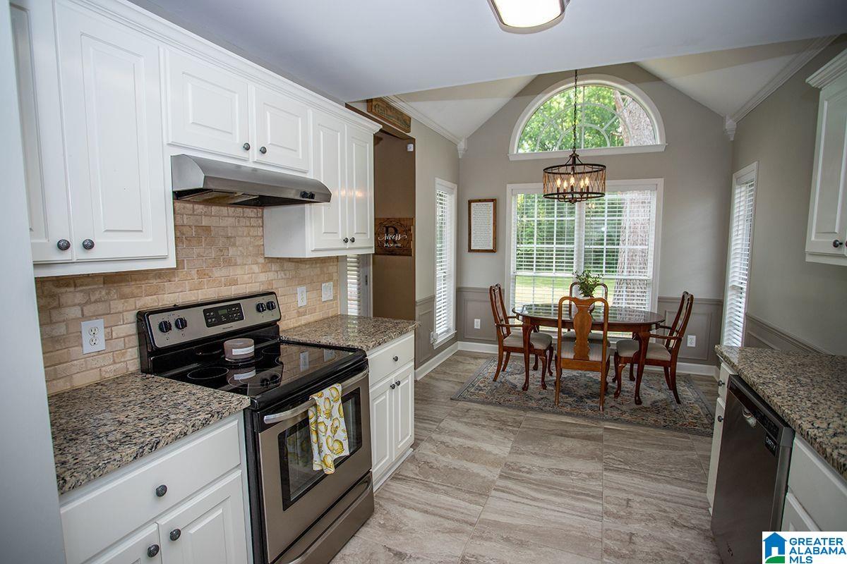 227 Meadowlark Drive Alabaster, AL 35007 - Photo 11 of 38